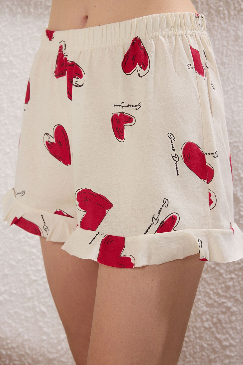 Trendyolmilla Ekru %100 Pamuklu Kalpli Volanl? Sortlu Orme Pijama Tak?m? THMSS25PT00336  фото 3