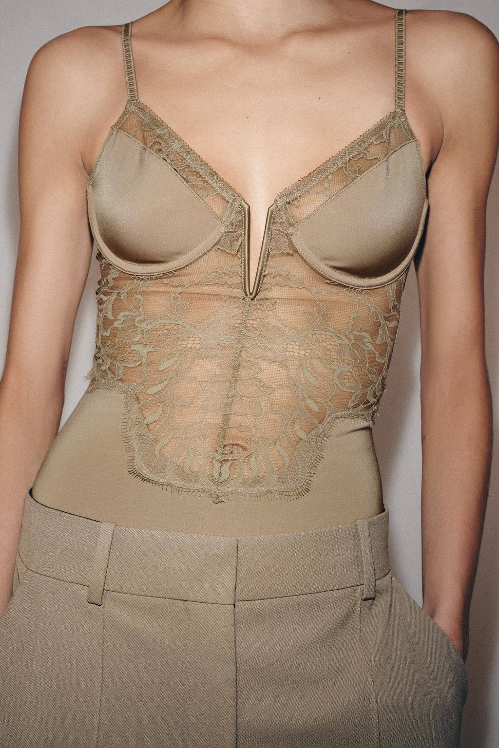 BODY POLIAMIDA ENCAJE / Verde Oliva - Zara фото 3