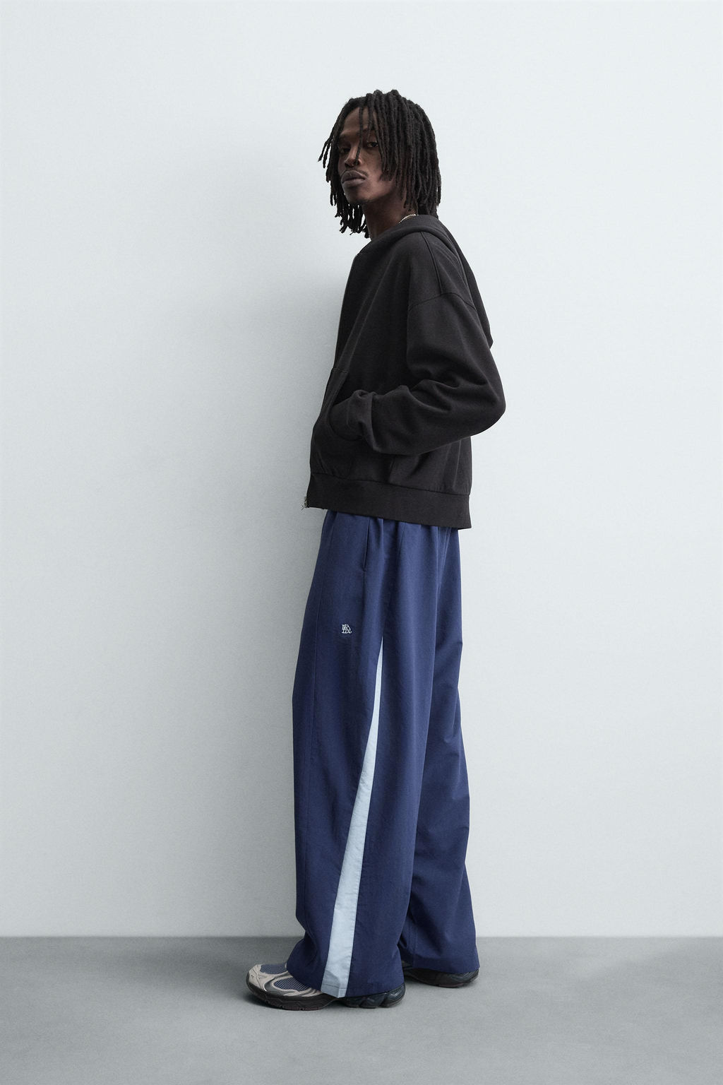 TECHNICAL TROUSERS WITH TAPING - Zara фото 4