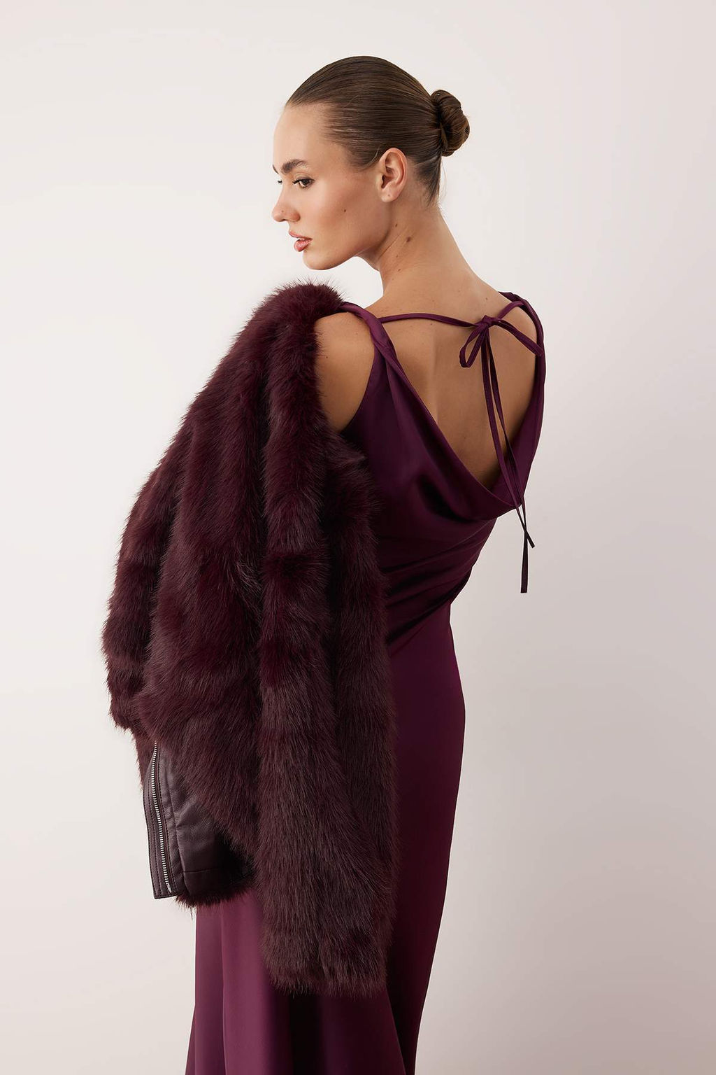 Mor A-Kesim Degaje Yaka Saten Maxi S?k Elbise TPRSS25EL00318