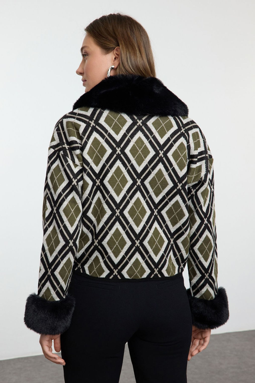 TRENDYOLMILLA Bej C?kart?labilir Suni Kurklu Simli Triko H?rka TWOAW24HI00043 фото 5