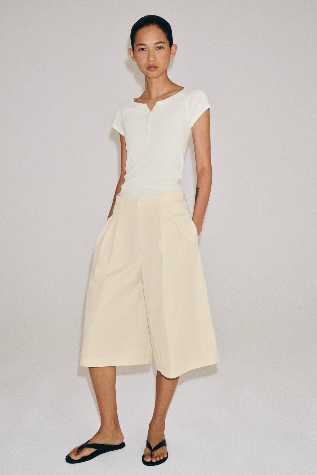 CAMISETA BOTONES CON LINO / Crudo - Zara фото 4