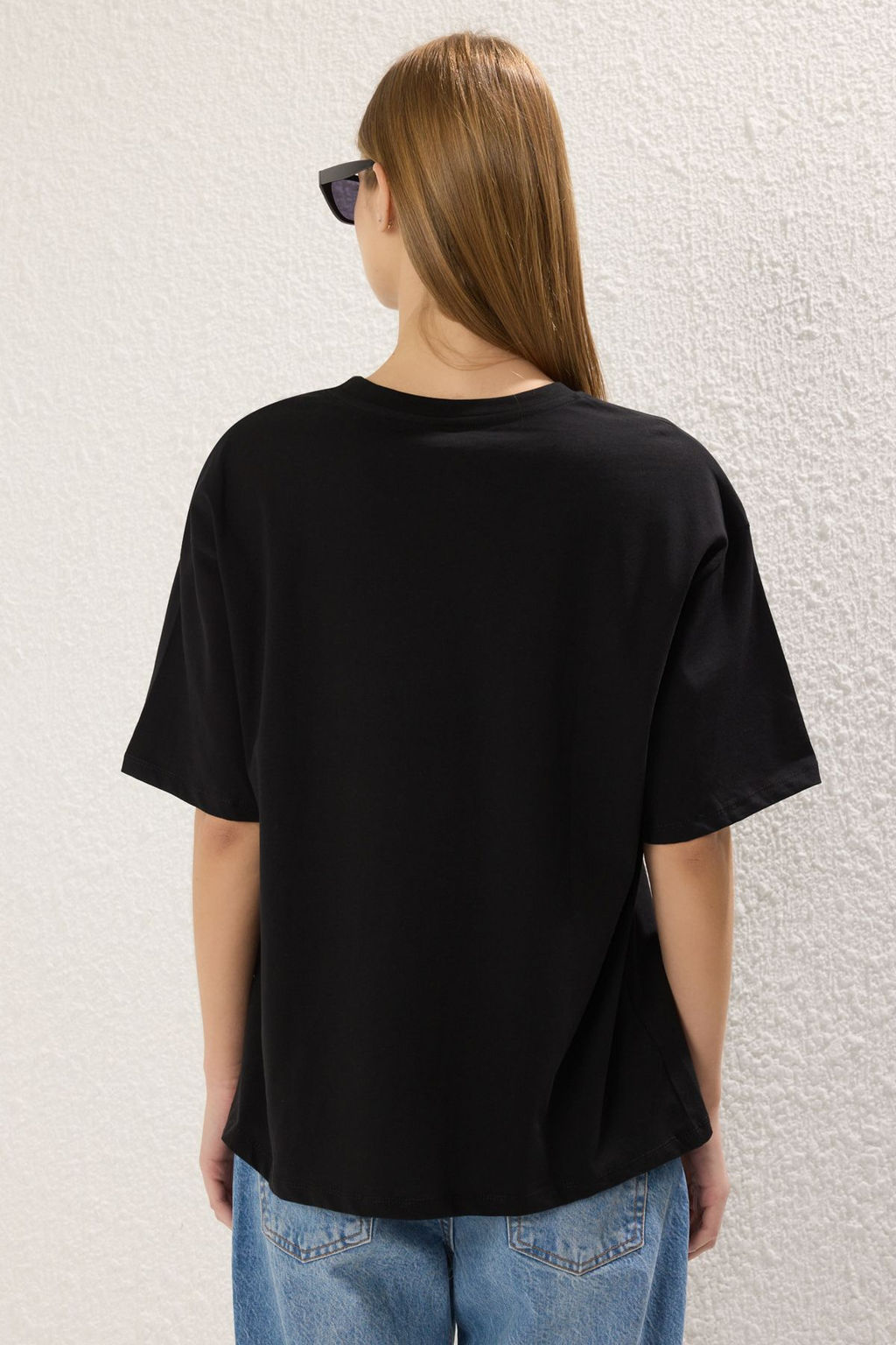 TRENDYOLMILLA Beyaz %100 Suprem Y?rtmacl? Relaxed/Rahat Kesim Asimetrik Orme T-Shirt TWOSS24TS00140  фото 4