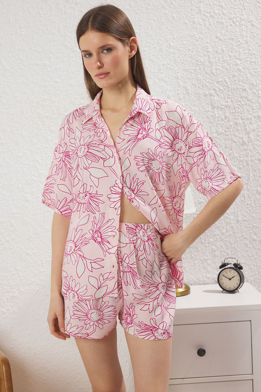 Trendyolmilla Pembe Cicekli Viskon Sortlu Dokuma Pijama Tak?m? THMSS25PT00305  фото 2
