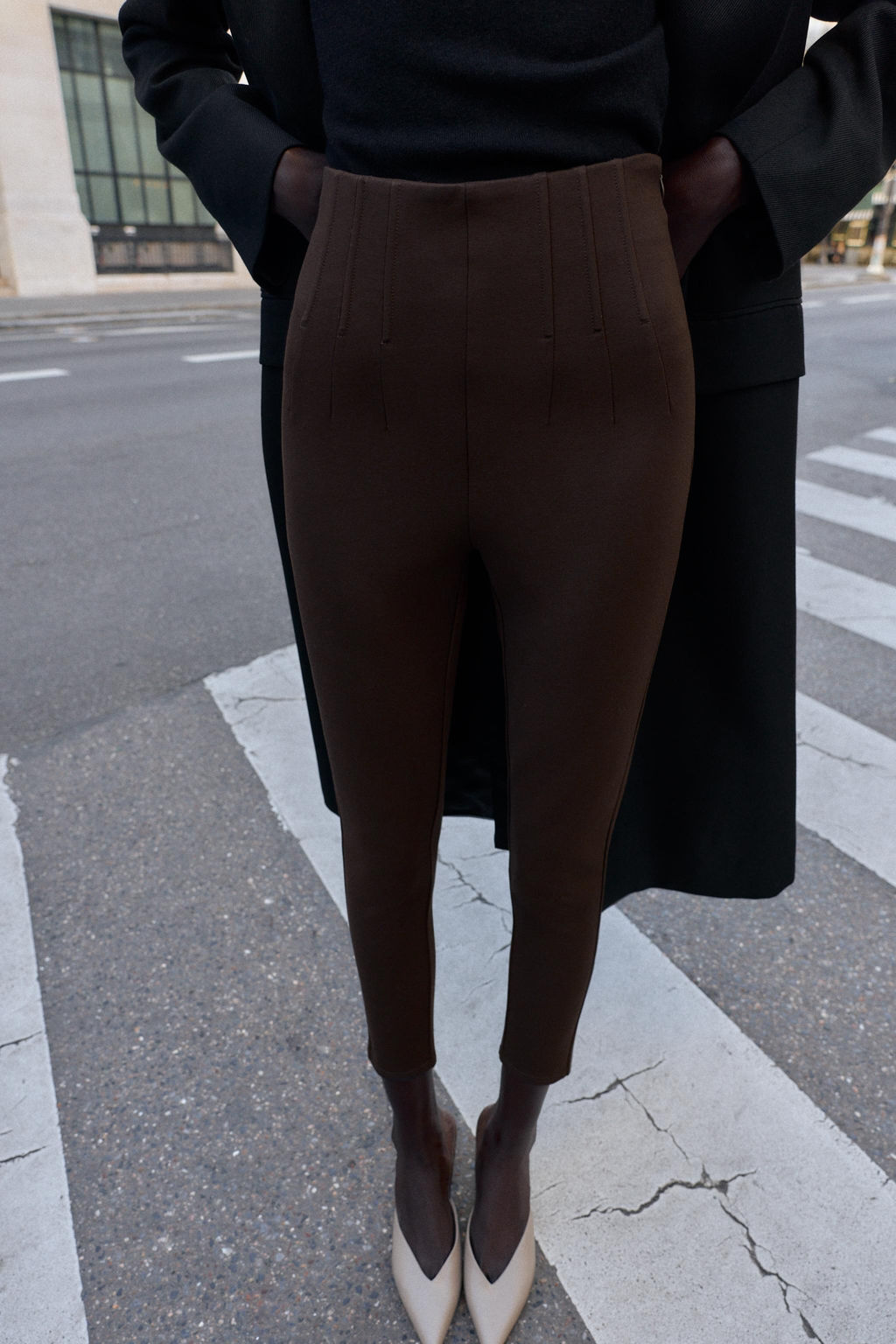 BODY SHAPING LEGGINGS - Zara фото 4