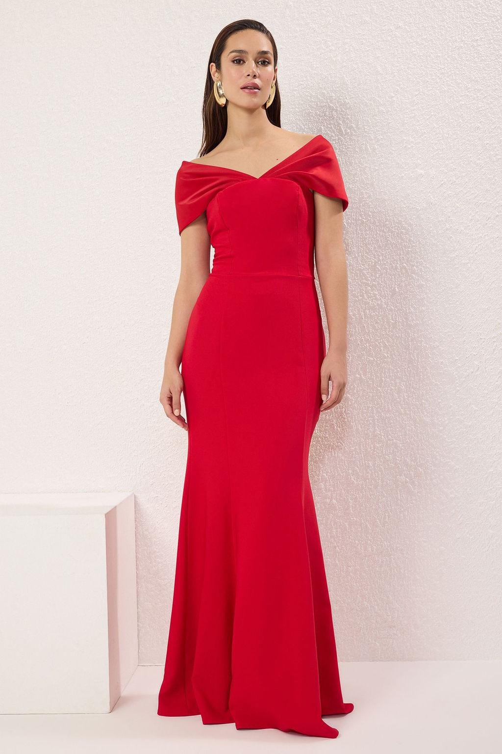 TRENDYOLMILLA Siyah Bal?k Kesim Dokuma Uzun S?k Abiye & Mezuniyet Elbise TPRSS25AE00159