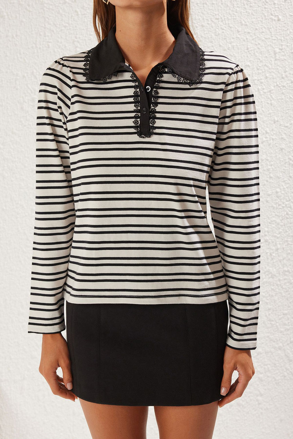 TRENDYOLMILLA Bordo Cizgili Dantel Detayl? Polo Yaka Relaxed/Rahat Kal?p Orme T-Shirt TWOSS25TS00104 фото 3