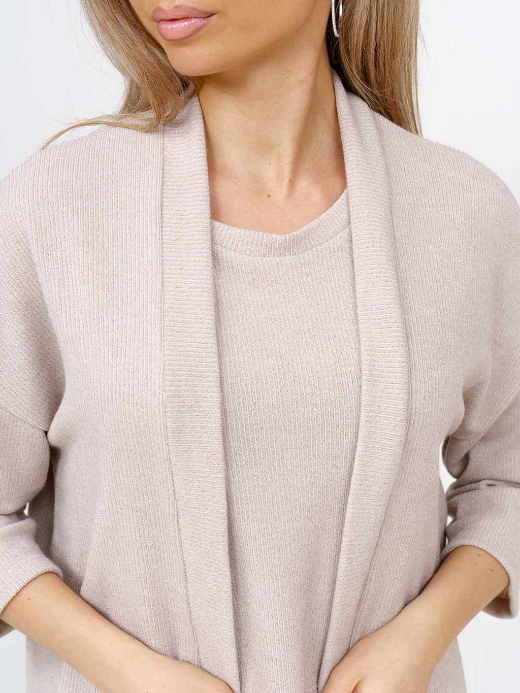 Костюм женский, цвет белый