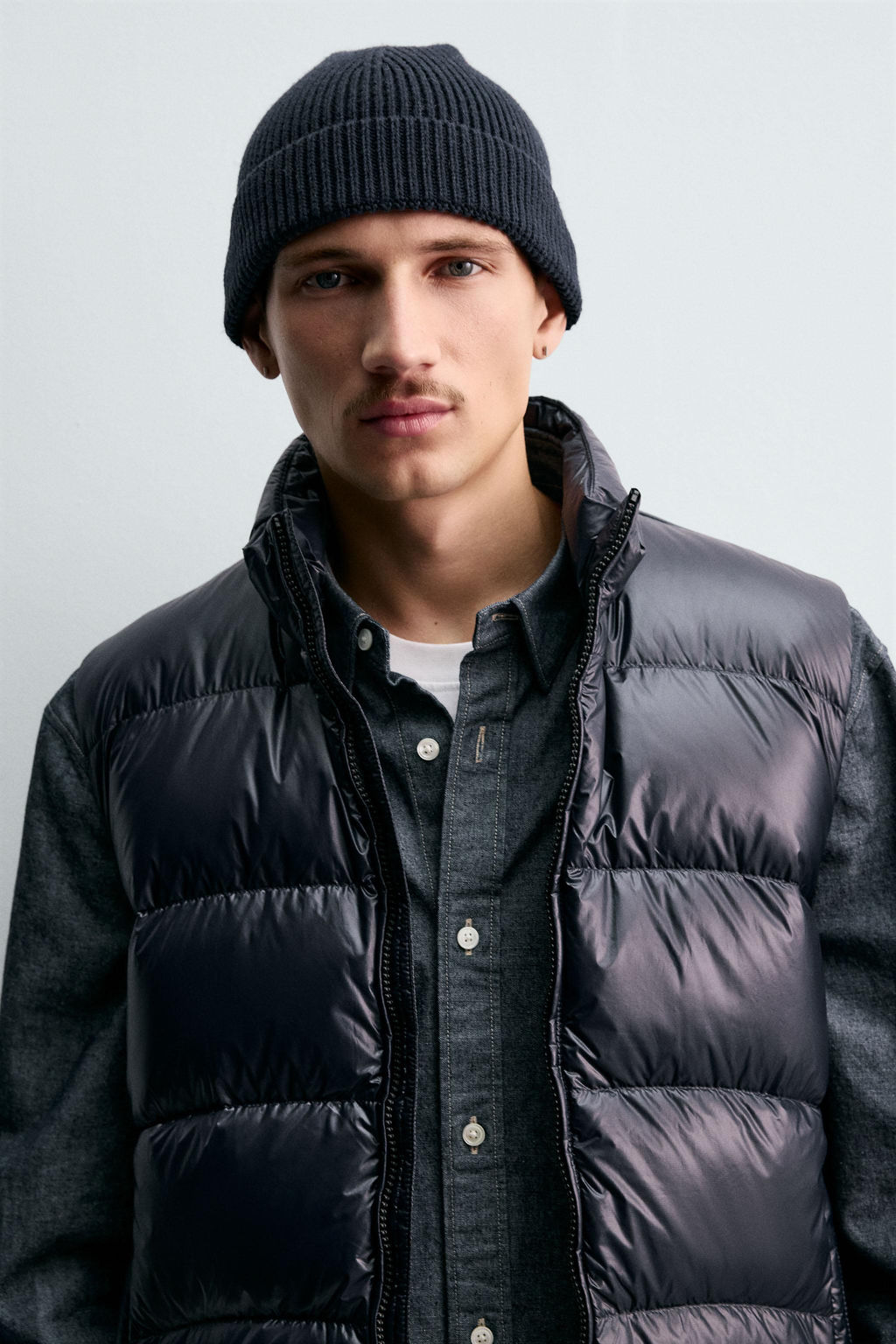 100% FEATHER WATER-REPELLENT DOWN GILET