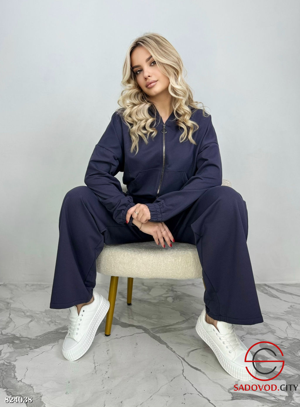 Костюм женский спортивный