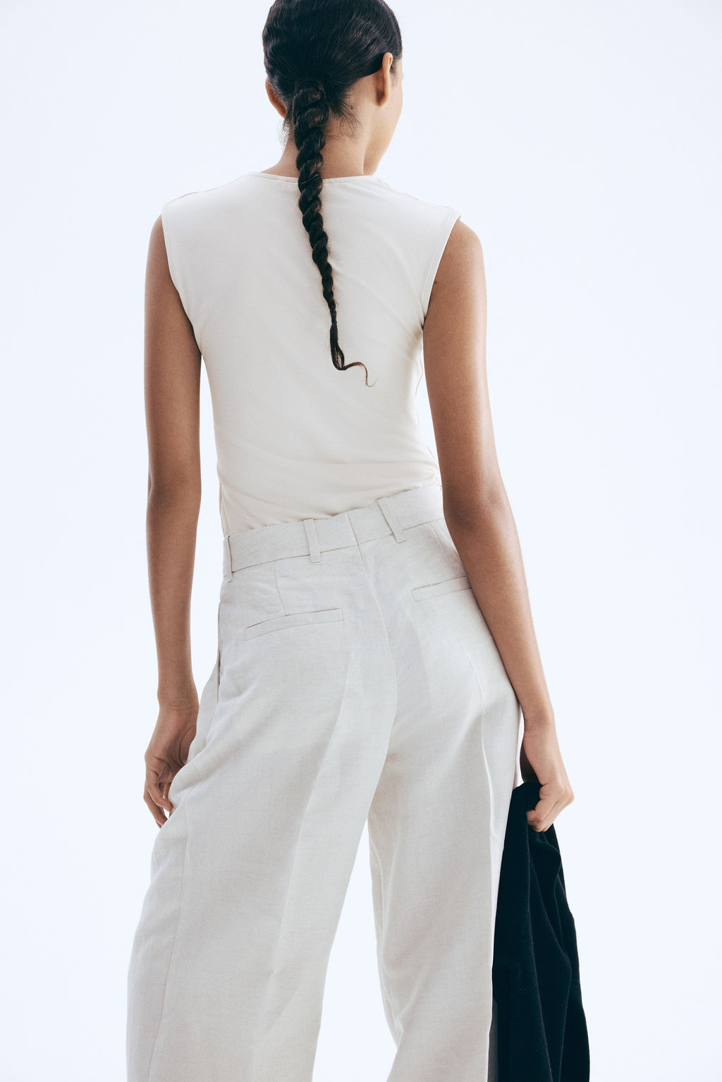 Top sin mangas en microfibra - H&m фото 6