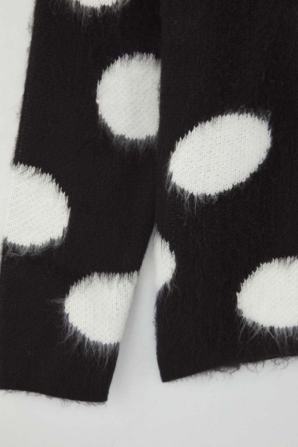 Siyah Genis Kal?p Yumusak Dokulu Puantiyeli Triko Kazak TWOAW26KZ00225 - Trendyolmilla фото 6