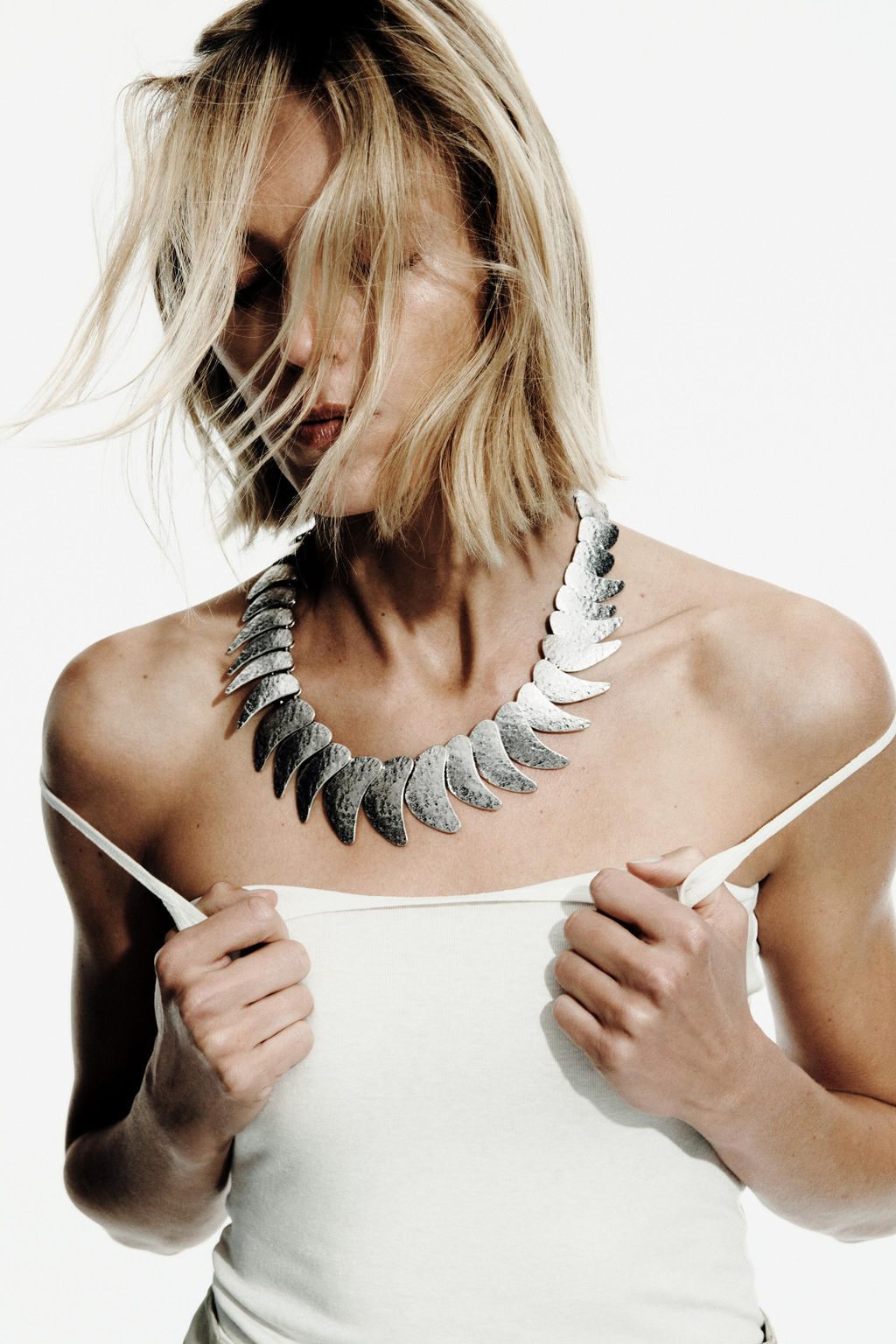 COLLAR PLACAS MET?LICAS L?GRIMAS / Plata - Zara фото 2