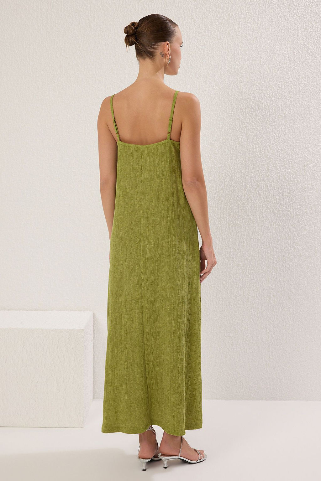 Yag Yesili Duz Midi Ask?l? Shift/Duz Maxi Orme Elbise TWOSS24EL00288 - Trendyolmilla фото 4