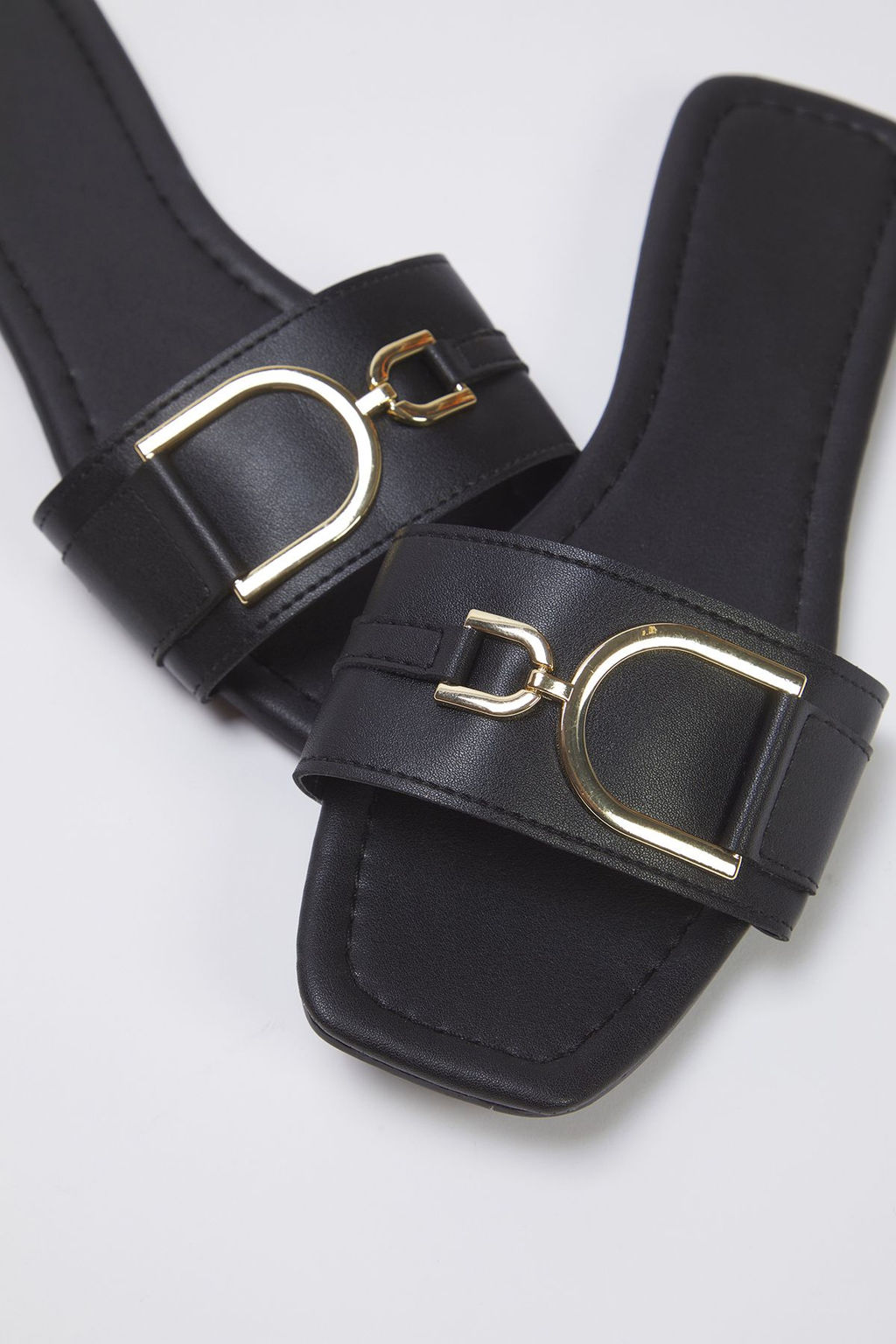 Trendyol Shoes Bej Metal Aksesuar Detayl? Kad?n Terlik TAKSS25TE00015 - Trendyolmilla фото 16