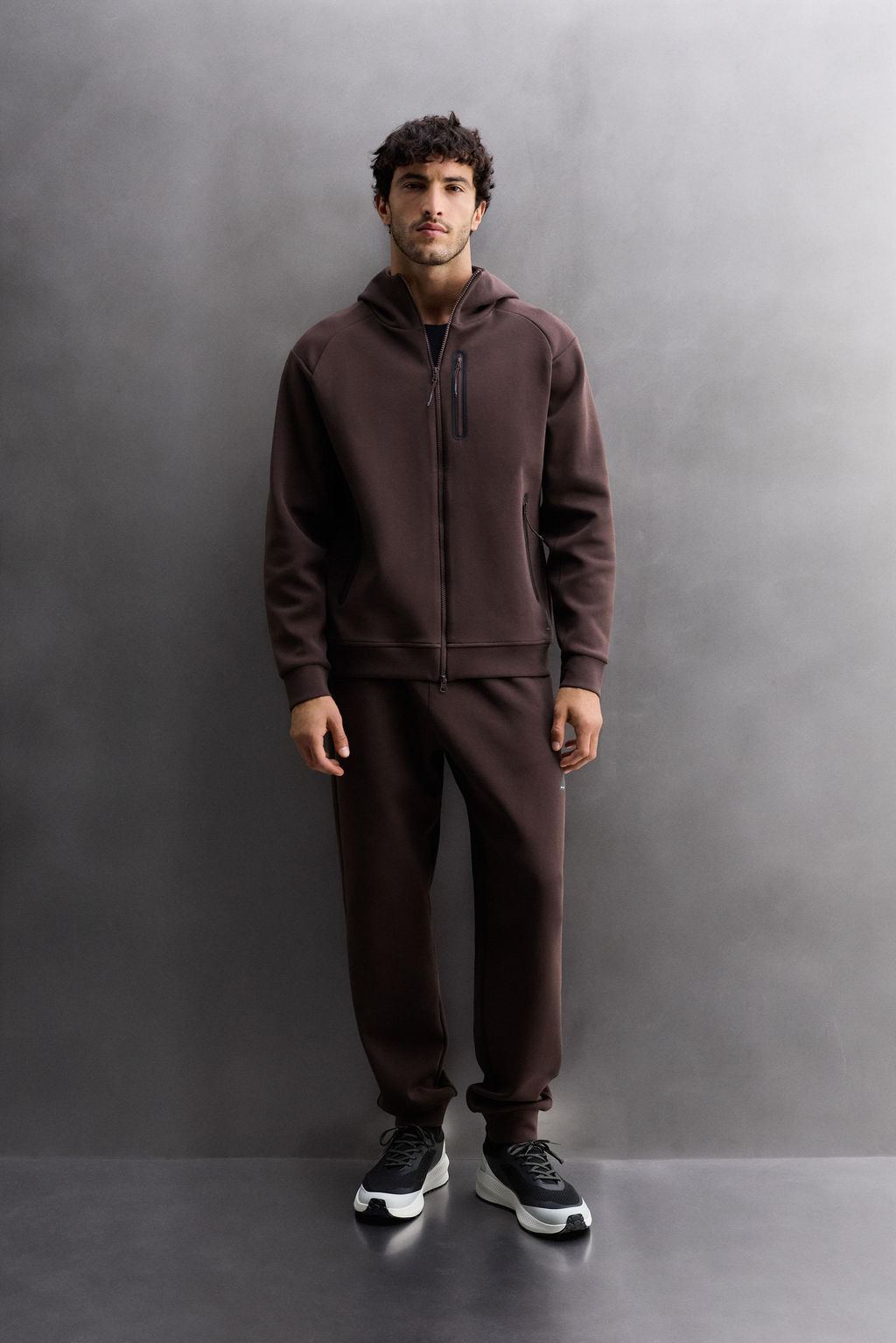TECHNICAL TROUSERS WITH ZIP