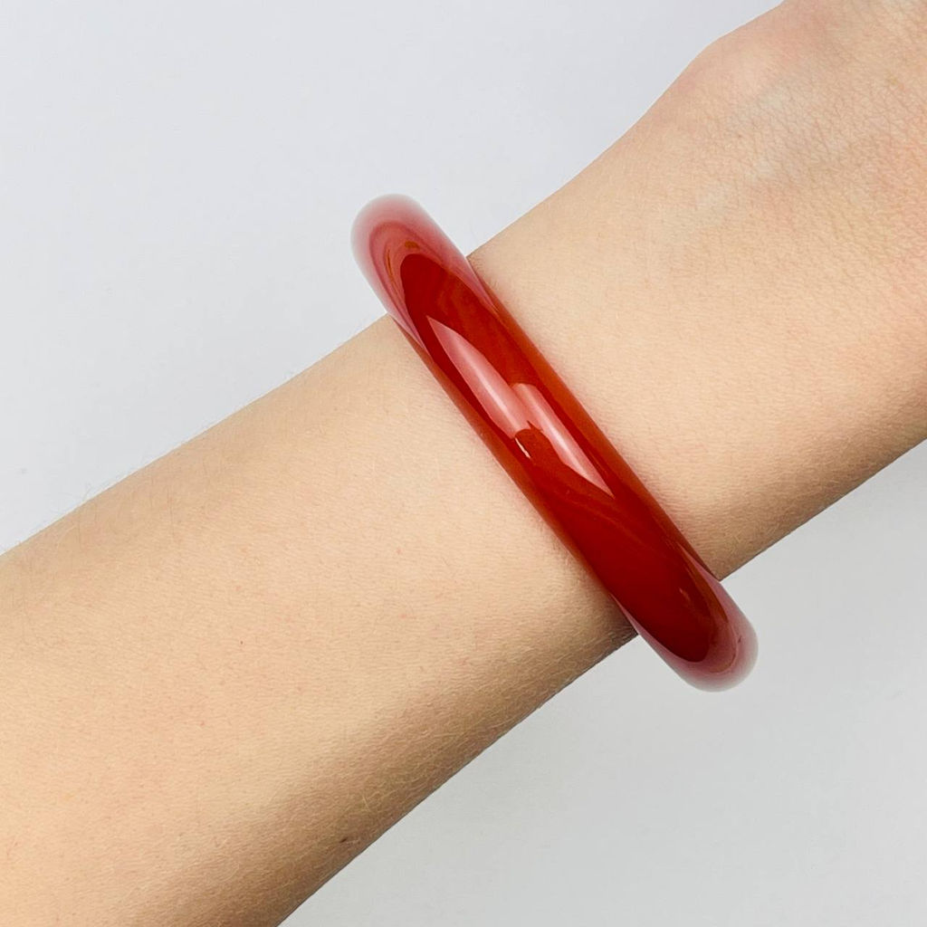 Браслет цельный из Сердолика