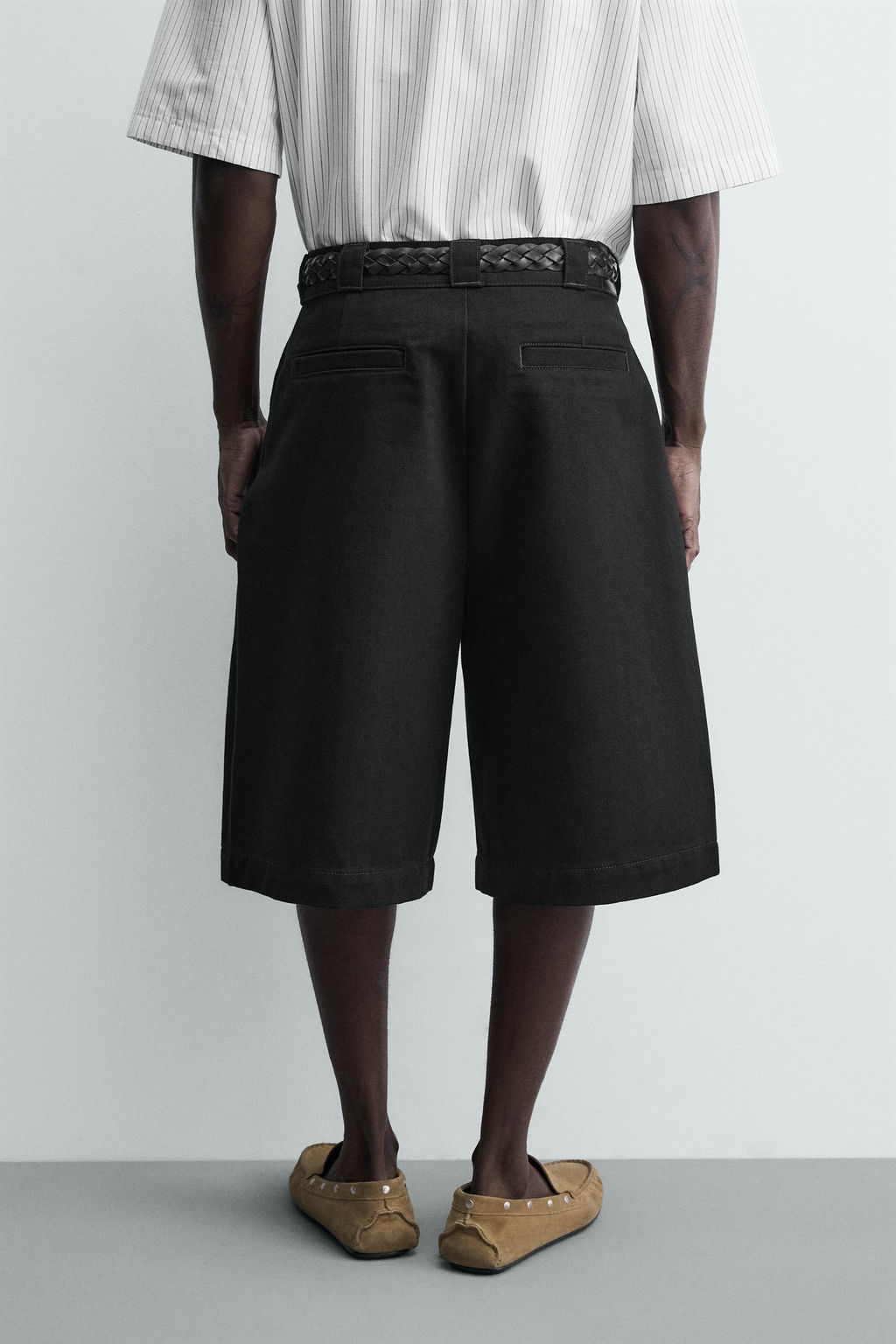 BERMUDA RELAXED FIT PLIEGUES / Negro - Zara фото 3