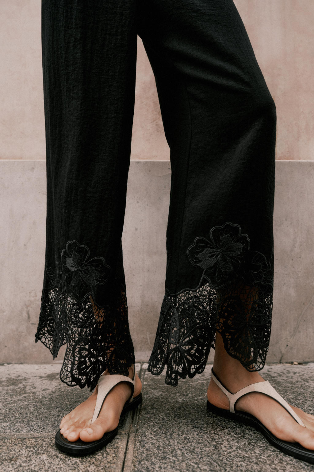 EMBROIDERED HEM CULOTTE TROUSERS - Zara фото 9