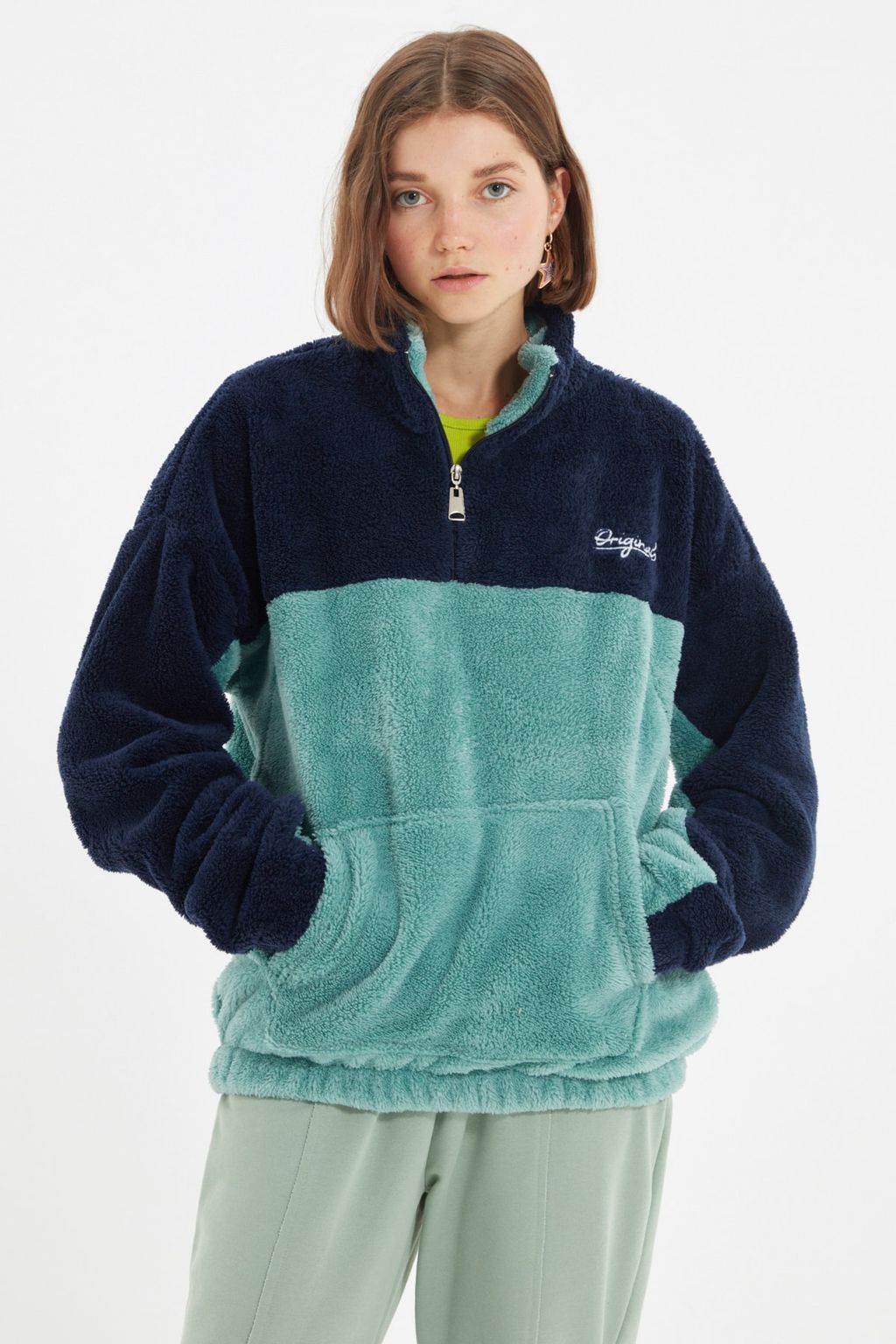 TRENDYOL MAN Camel Unisex Oversize/Genis Kesim Renk Blok S?cak Tutan Pelus Sweatshirt TMNAW22SW1477 - Trendyolmilla фото 16