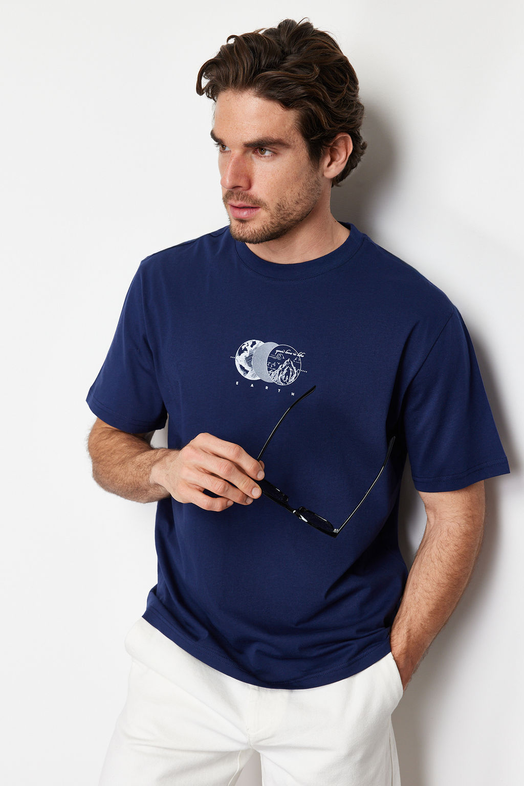 TRENDYOL MAN Siyah Oversize/Genis Kesim Bask?l? %100 Pamuklu T-Shirt TMNSS23TS00261 - Trendyolmilla фото 31
