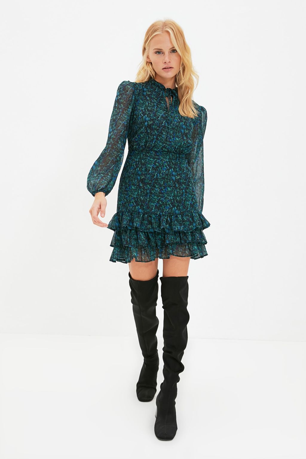 Trendyolmilla Yesil Desenli A Kesim Yakas? Baglamal? Astarl? Mini Dokuma K?sl?k Elbise TWOAW21EL1442 фото 7