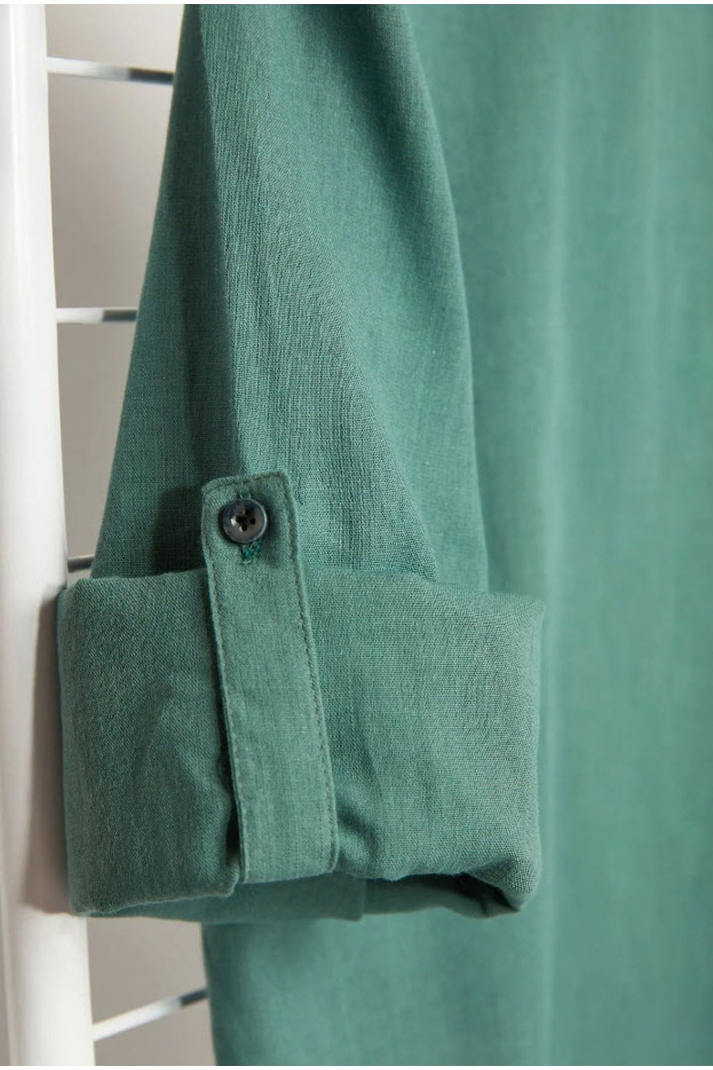 TRENDYOL MAN Koyu Yesil Slim Fit Basic Hakim Yaka Apoletli %100 Pamuklu Keten Gorunumlu Gomlek TMNSS20GO0188 - Trendyolmilla фото 33