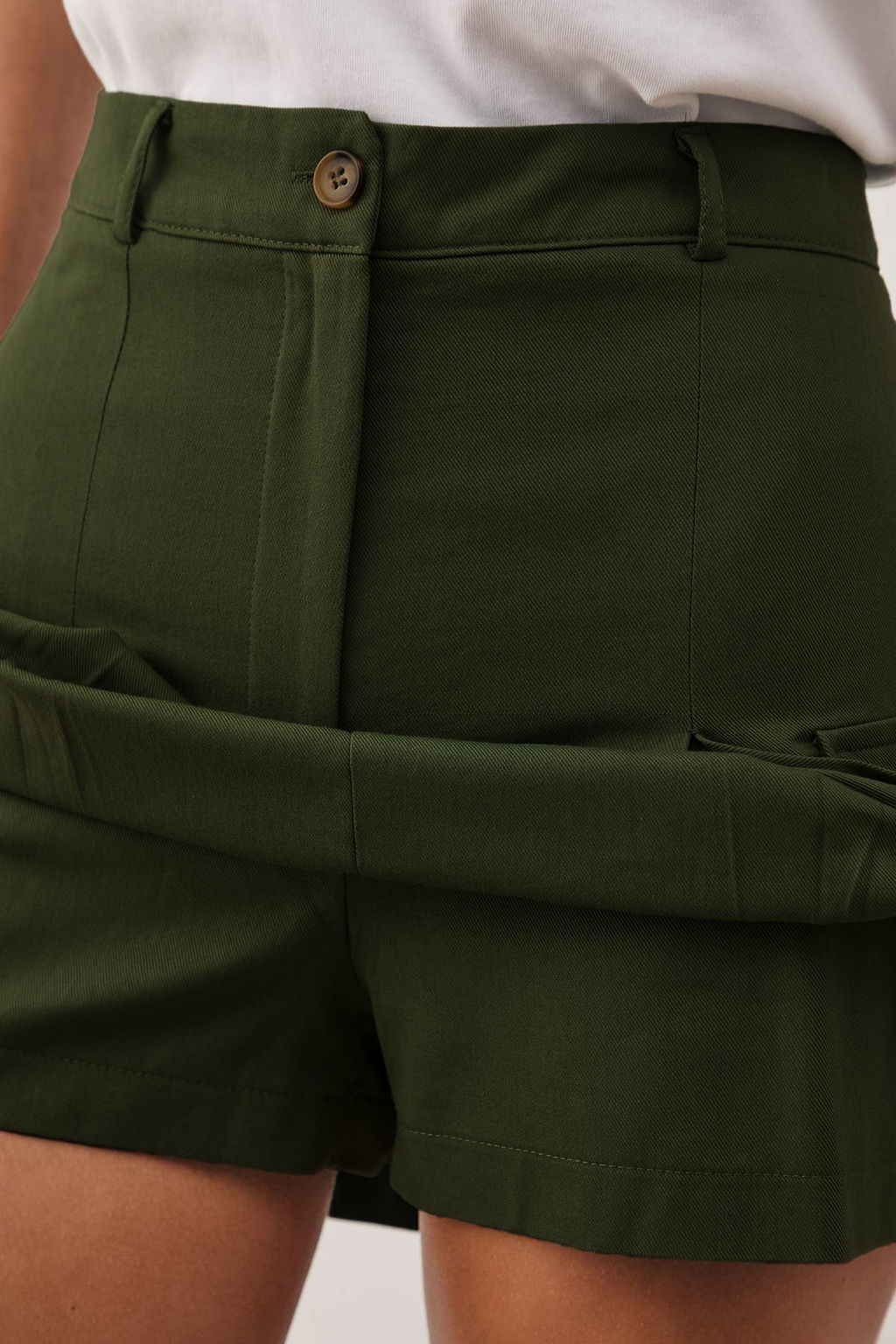 Haki Kargo Cepli Dokuma Etek Gorunumlu Sort TWOSS23SR00041