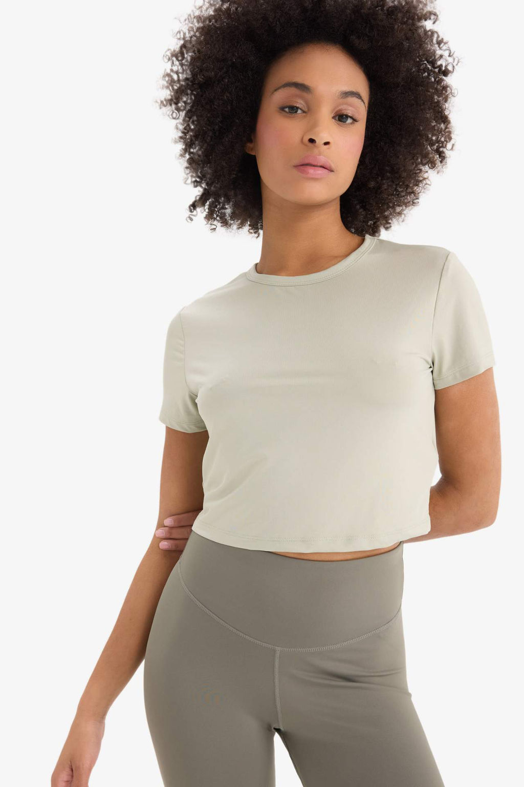 DeFactoFit Crop Top Bisiklet Yaka Basic Duz Sporcu K?sa Kollu Tisort  фото 2