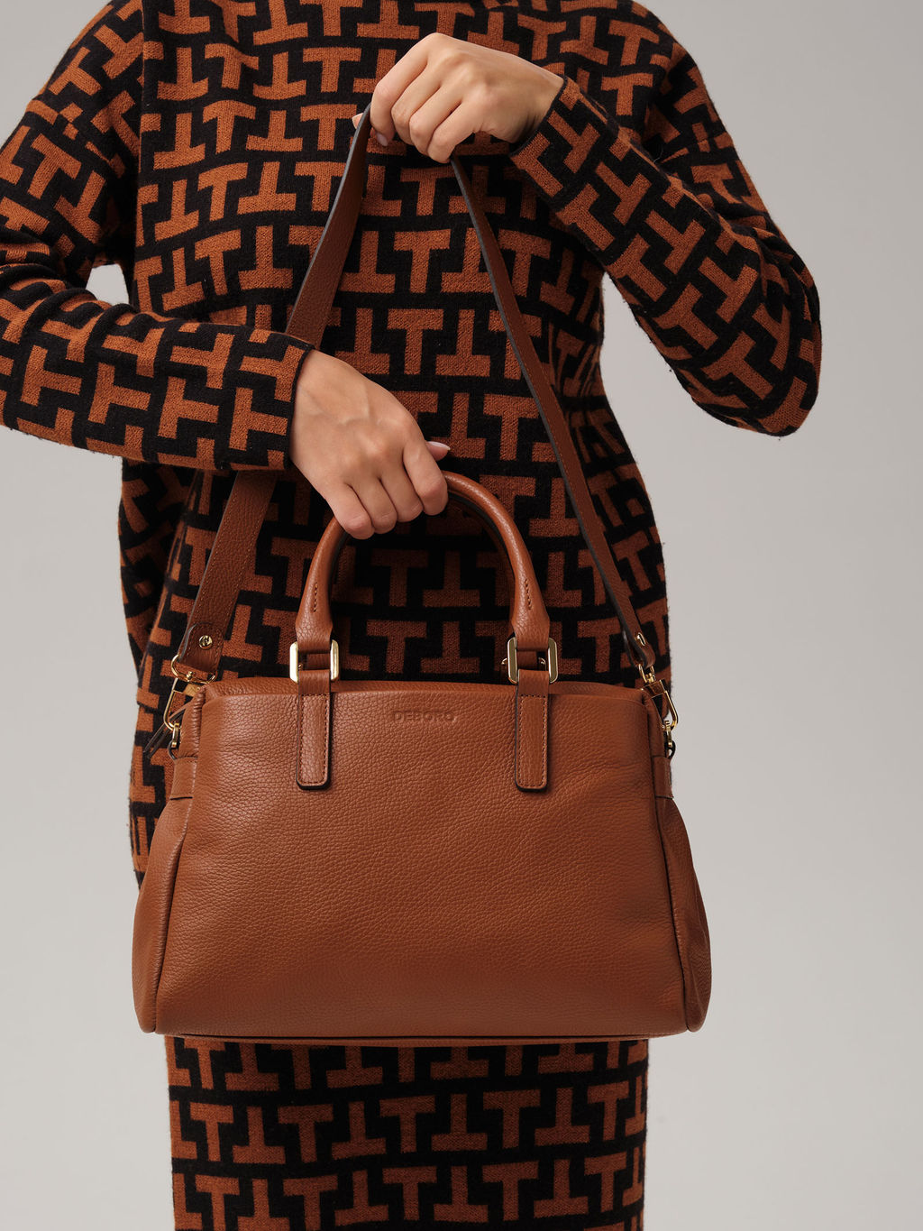 Кожаная сумка Deboro 3358 фундук