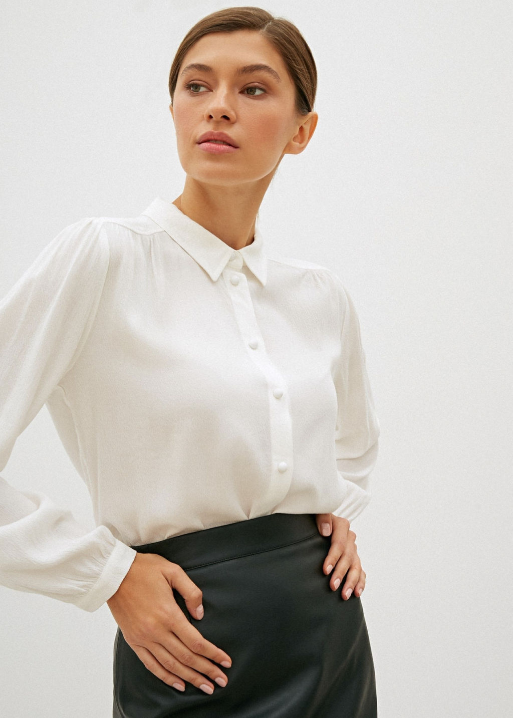 Conso/PR 210904 - ivory Блузка