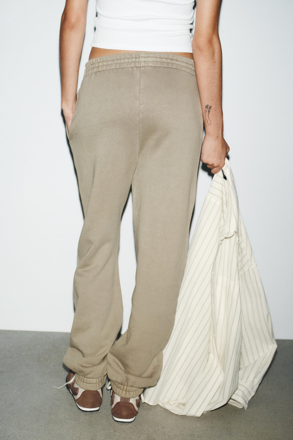 WASHED EFFECT FLEECE JOGGERS - Zara фото 6