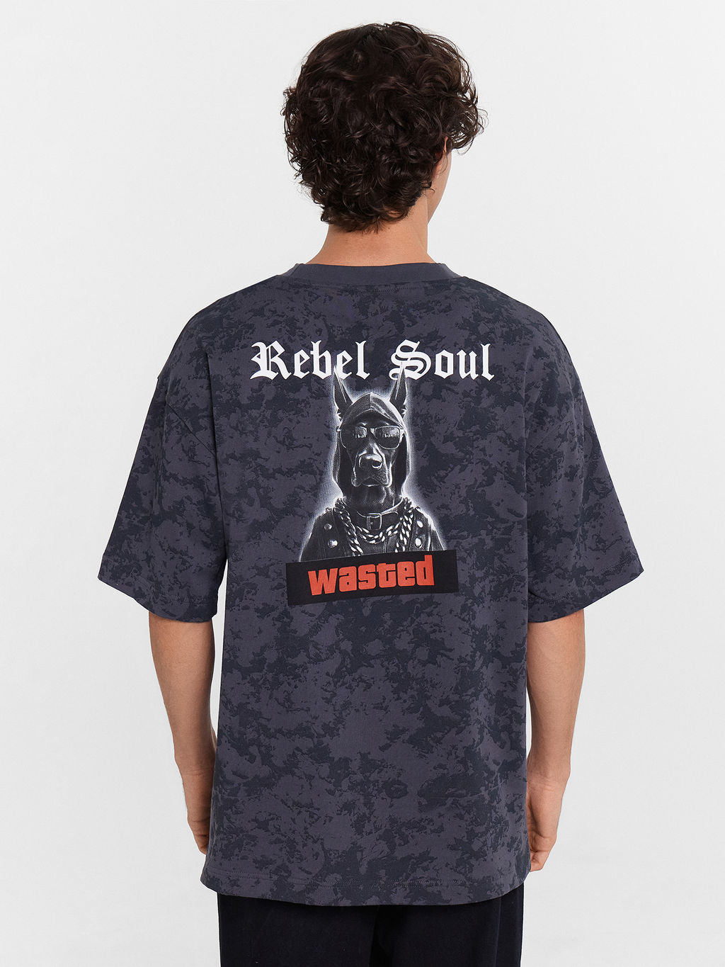 Футболка мужская серая с принтом и надписью "Rebel soul" миллитари варка на стали 111883