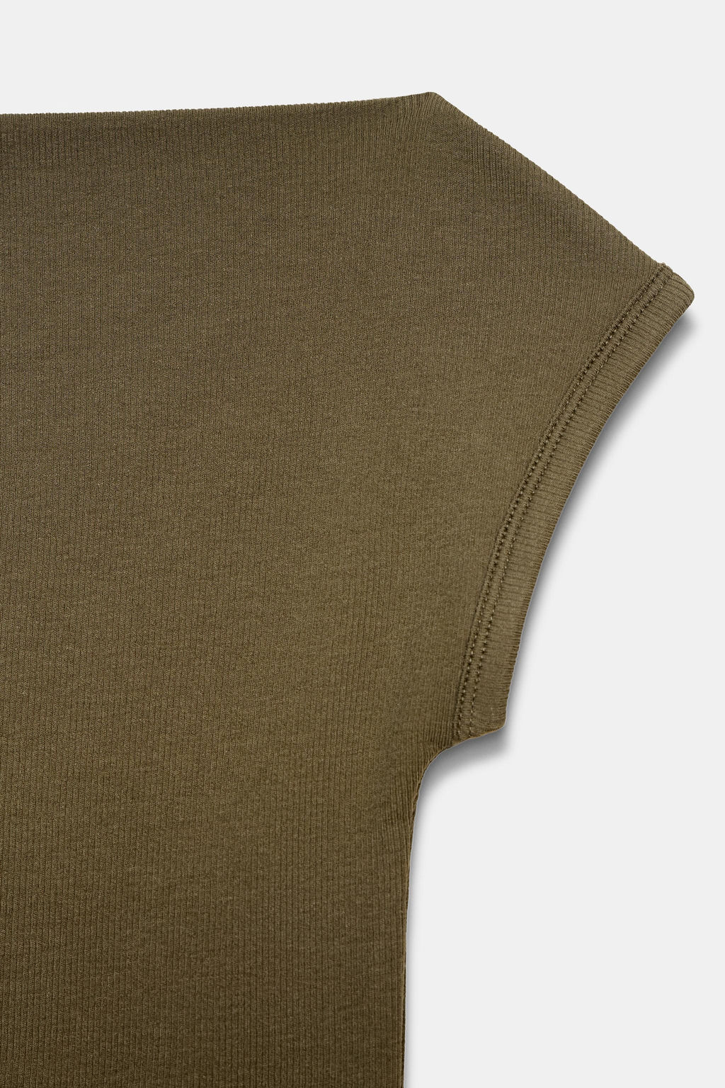 CAMISETA CUELLO BARCO / Khaki