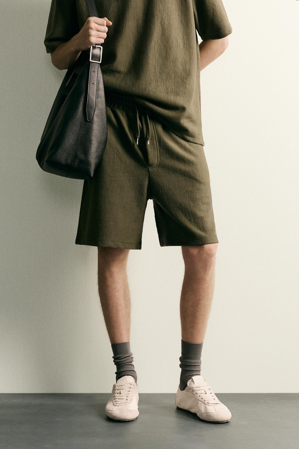 BERMUDA JOGGER ESTRUCTURA / Khaki - Zara фото 2