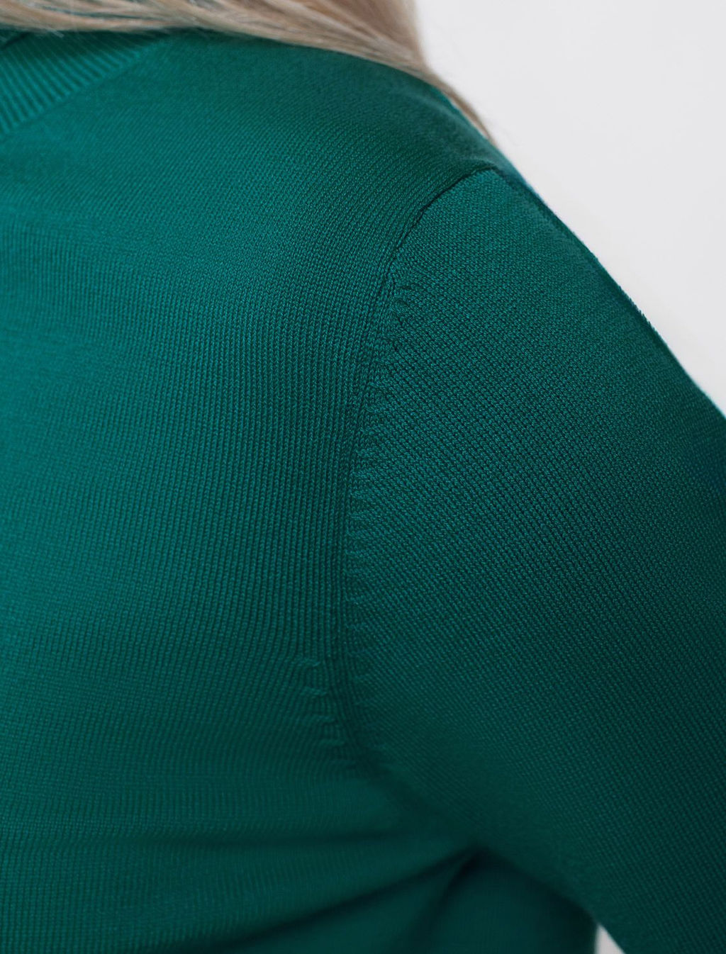 D34.197 Свитер женский зеленый