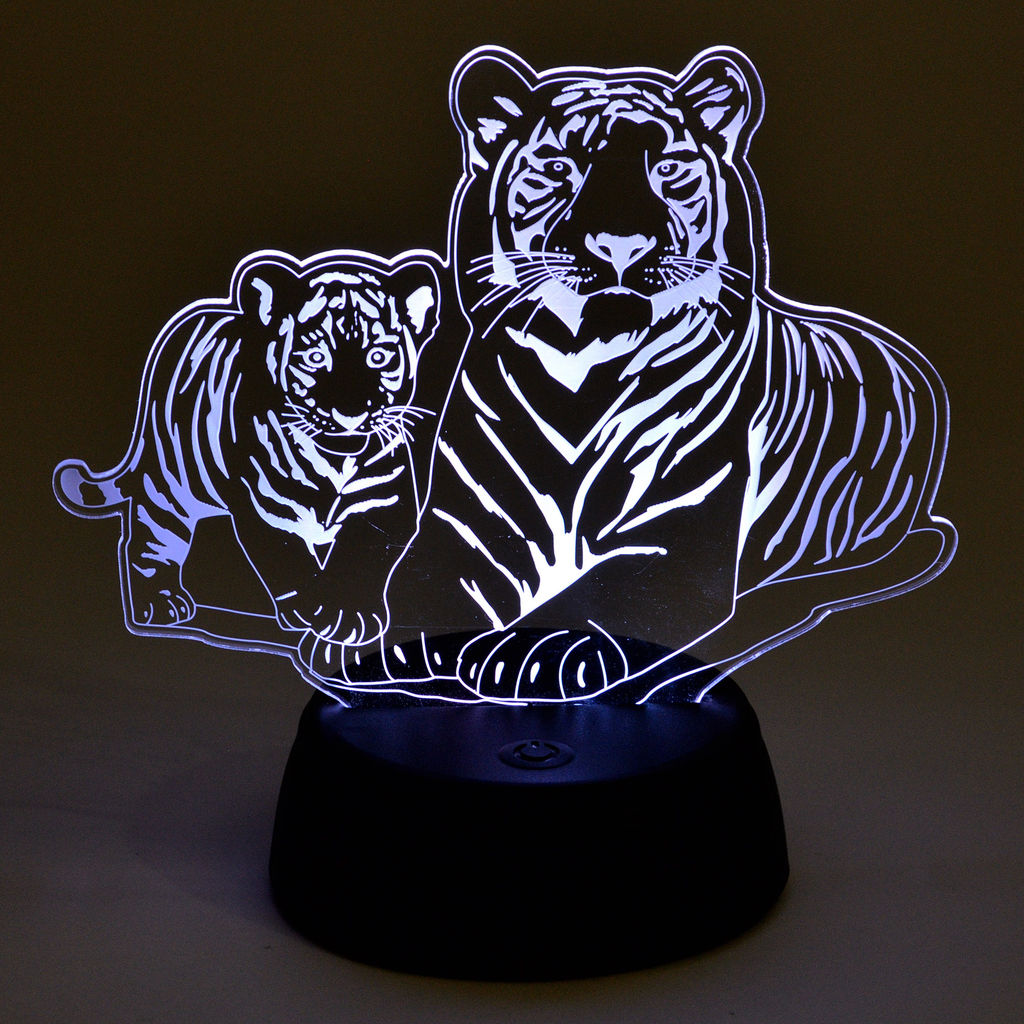 ULI-M508 RGB/3AA TIGER FAMILY/BLACK Светильник декоративный с эффектом 3D Семья тигров, на батарейках 3AA (не в/к). 1 светодиод. RGB свет. TM Uniel