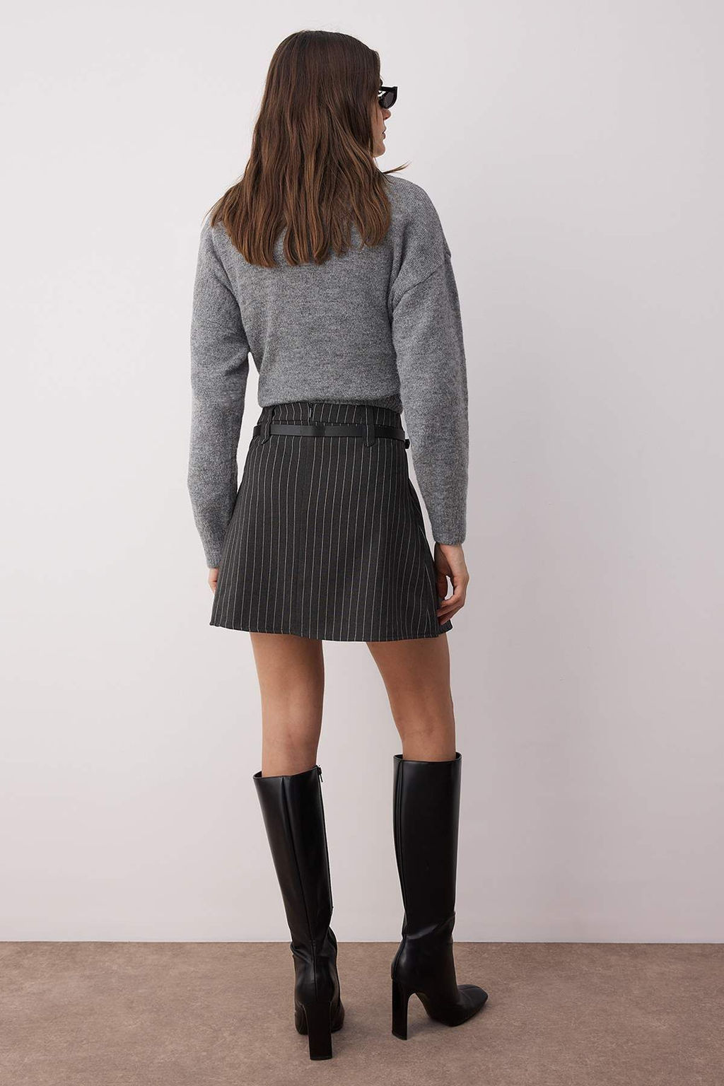 Antrasit Kemerli Cizgili A-Line/Can Dokuma Mini Etek TWOAW26ET00031 - Trendyolmilla фото 4