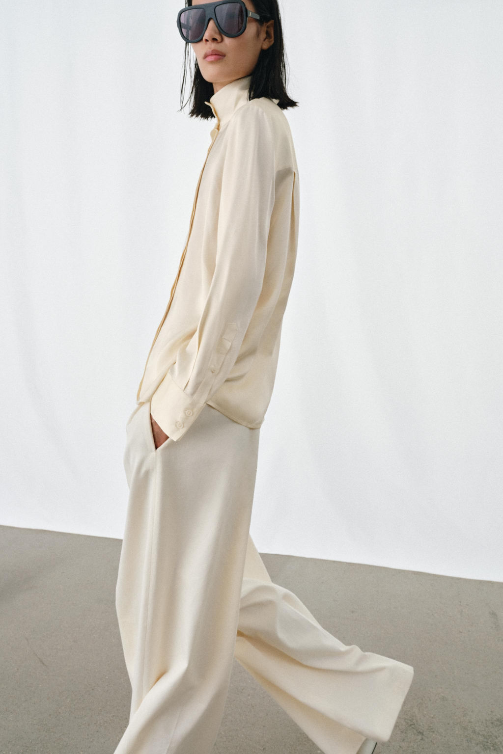 CAMISA FLUIDA SATINADA ZW COLLECTION / Crudo - Zara фото 5