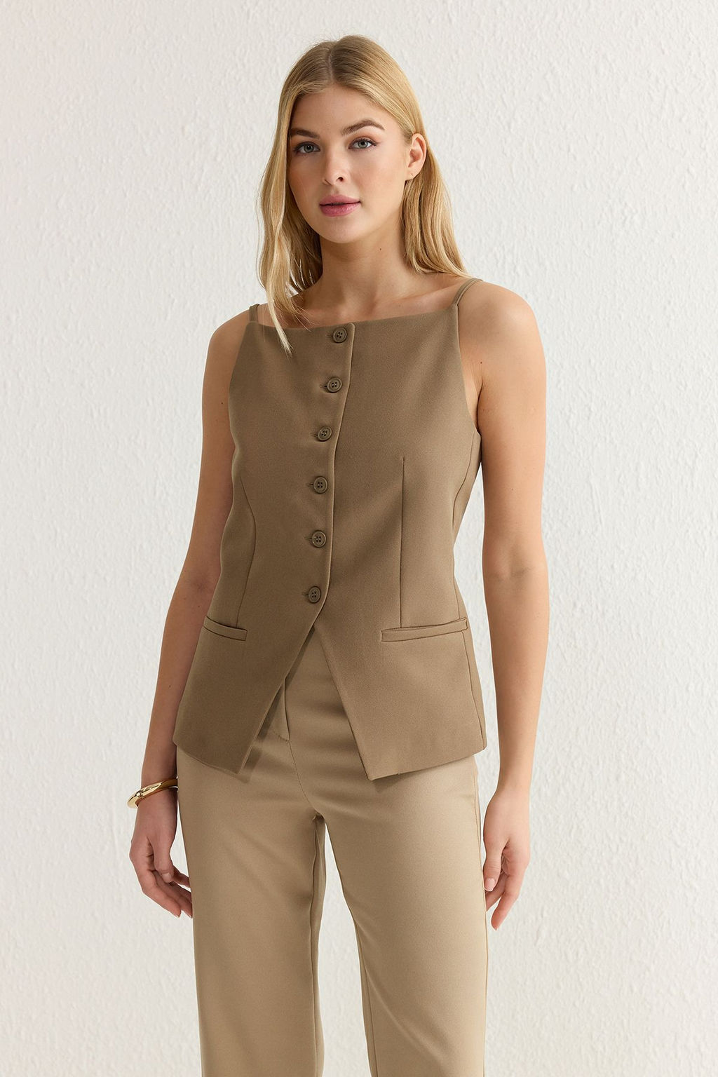 Bej Regular Boy Ask?l? Fitted Dokuma Yelek TWOSS25YE00010