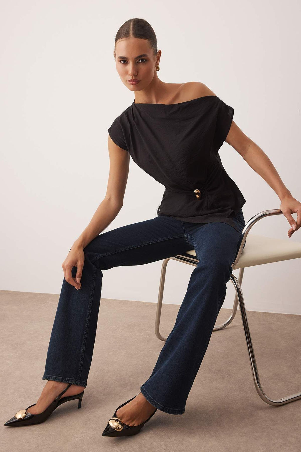 Siyah Kay?k Yaka Fitted Toka Detayl? Dokuma Bluz TWOAW26BZ00058