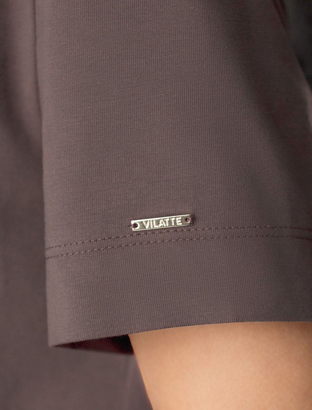 Нарядная футболка с принтом пайетками из премиального хлопка с эластаном - Vilatte фото 5