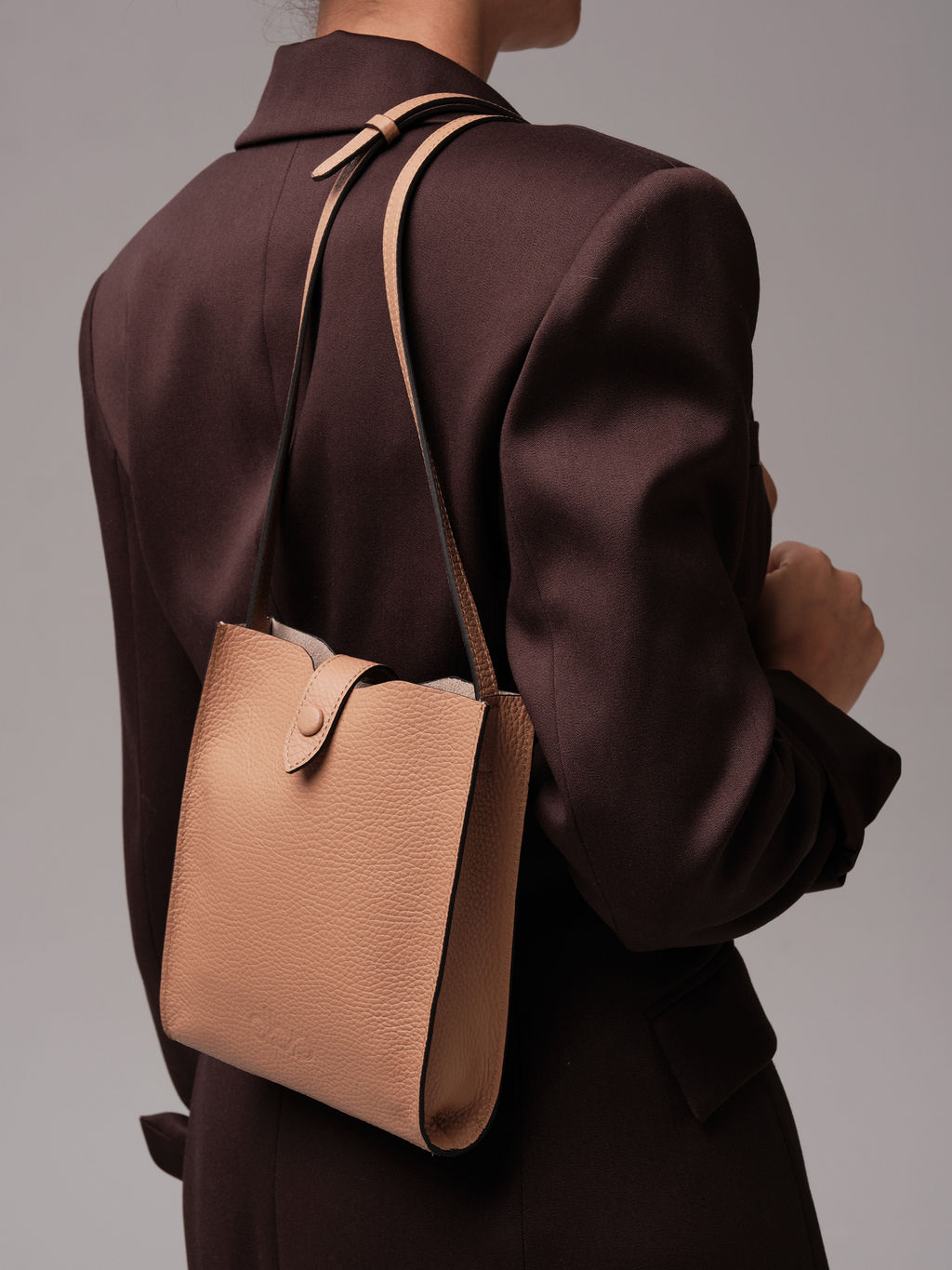 Кожаная сумка кросс-боди Leya DBR 30919 бежевая нуга фото 2