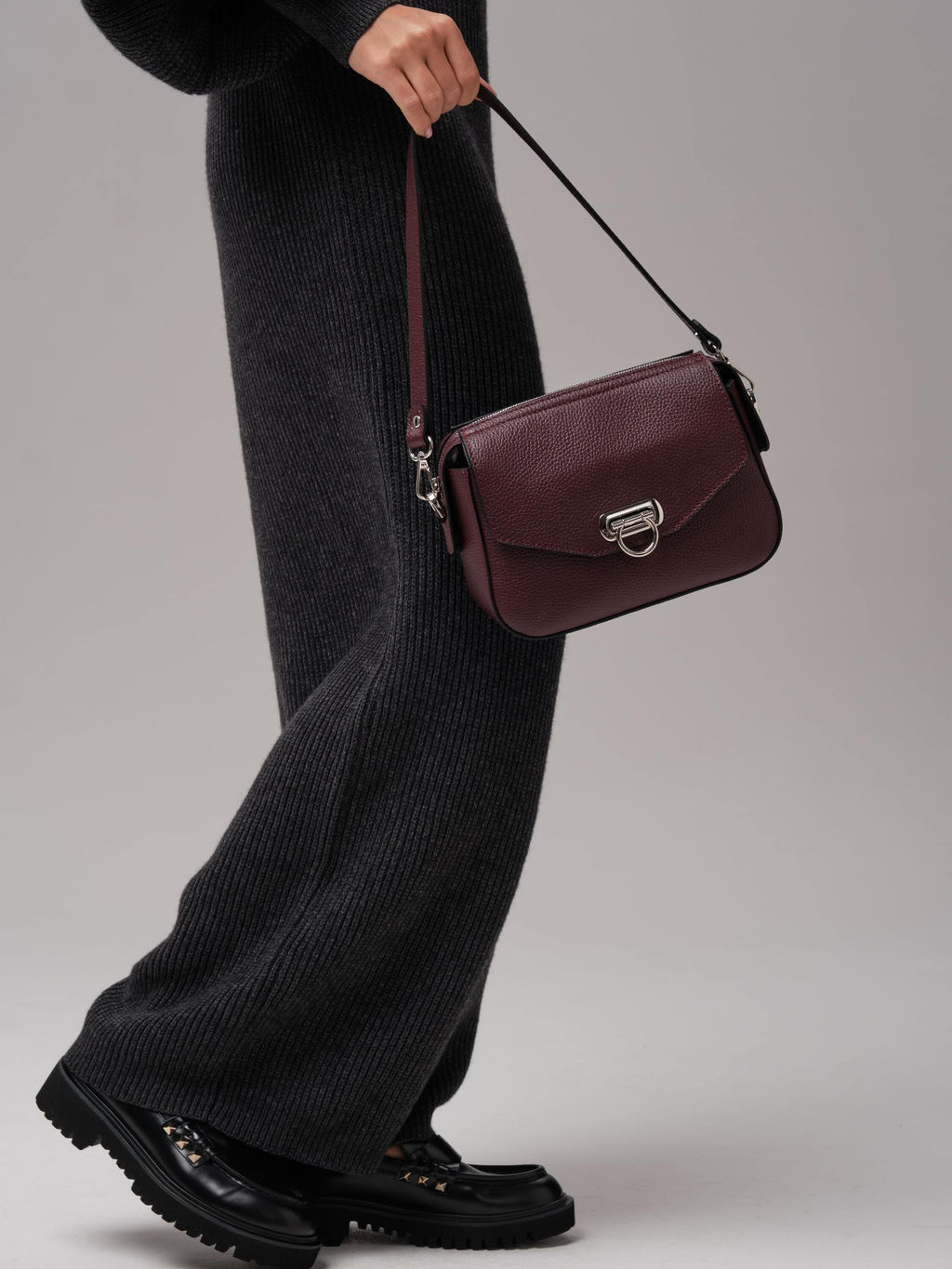 Сумка кожаная кросс-боди Azaro 3684 зимняя вишня