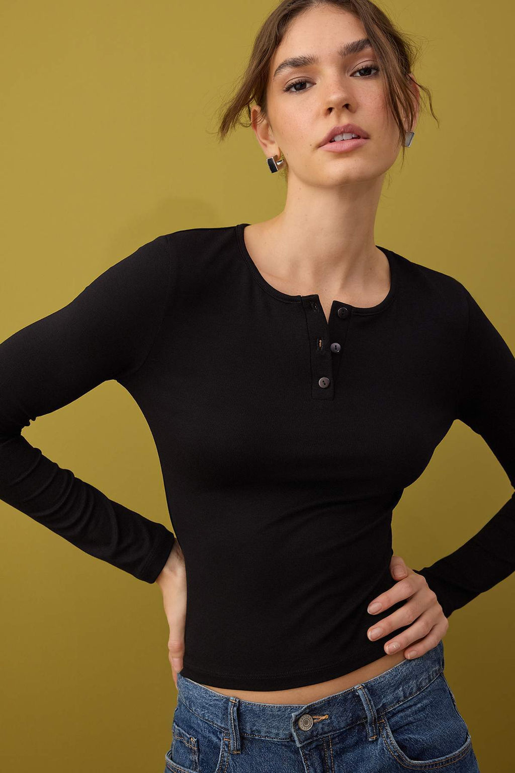 Ekru Fitted/Vucuda Oturan Bisiklet Yaka Dugmeli Orme Bluz TWOAW26BZ00140 - Trendyolmilla фото 2