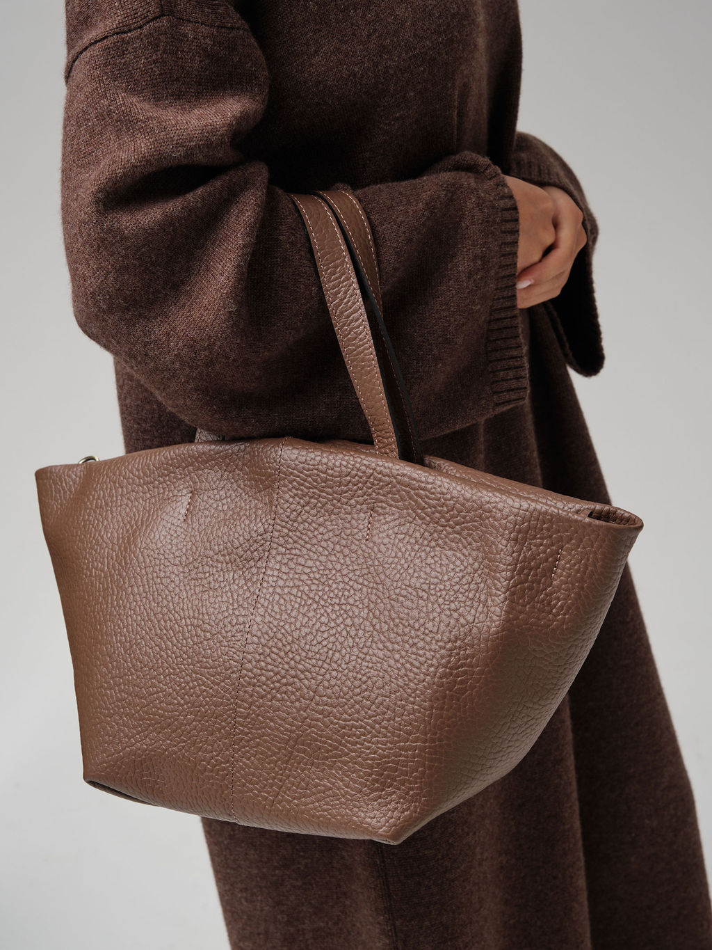 Кожаная сумка Azaro 31355 коричневый какао