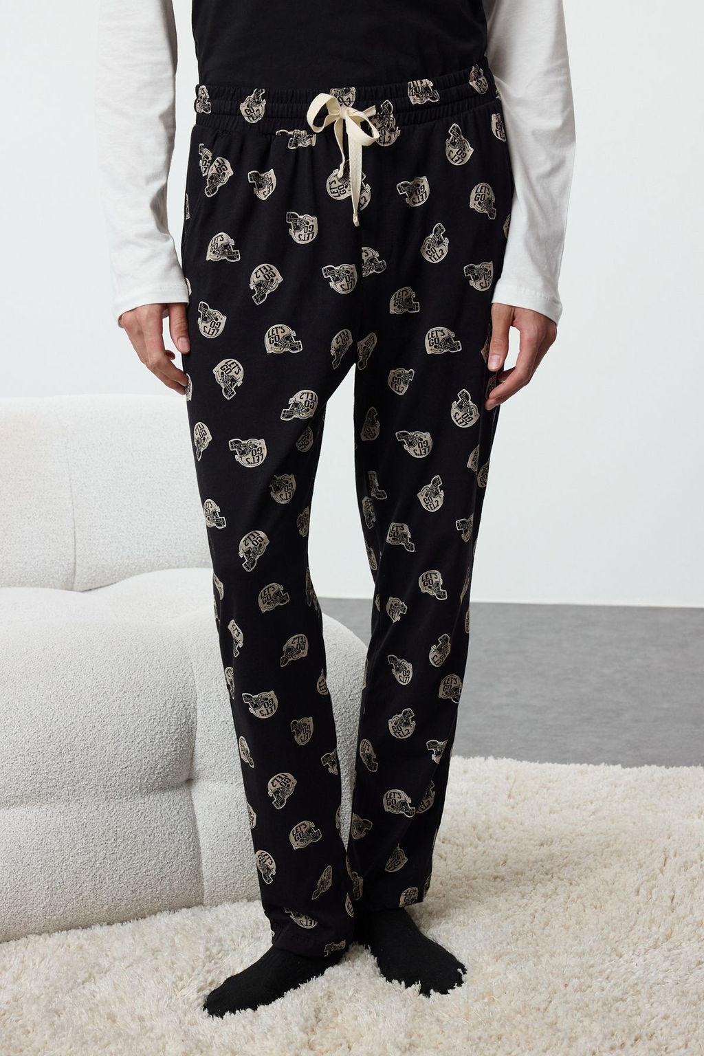 Trendyolmilla Man Erkek Siyah Bask?l? Regular Fit Orme %100 Pamuk Pijama Tak?m? TMNAW25PT00000  фото 4