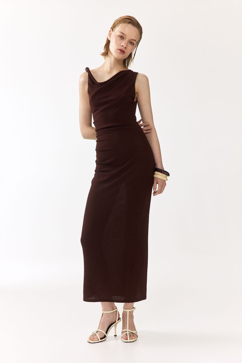 Vestido con escote drapeado y cuentas decorativas - H&m фото 6