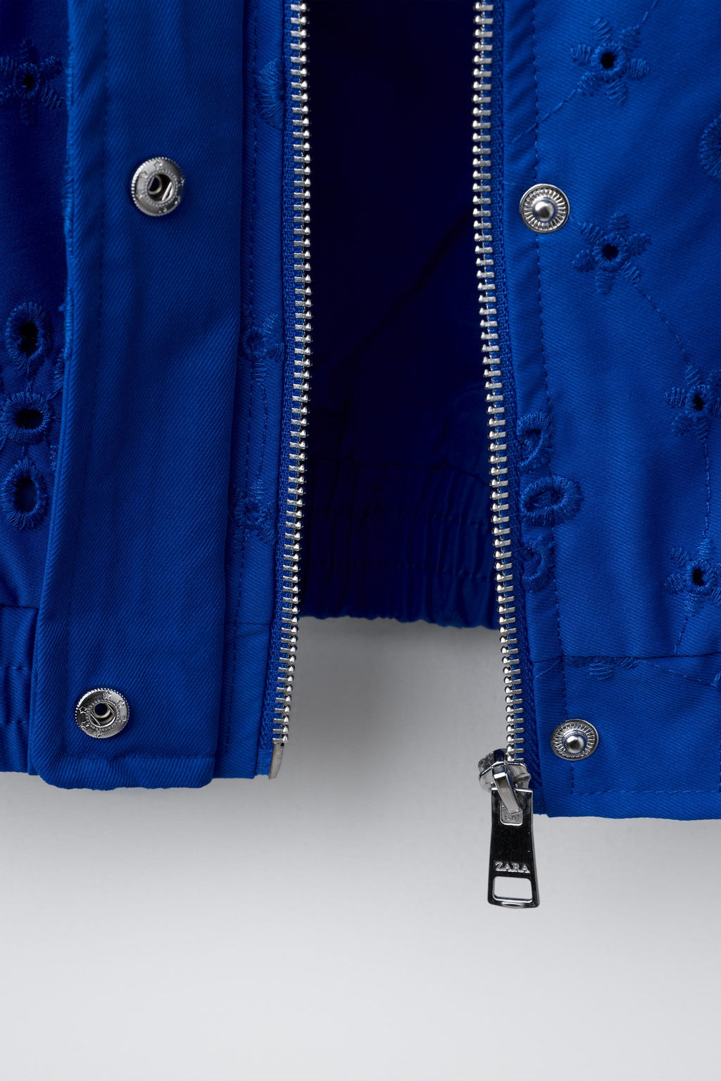 CAZADORA BORDADO SUIZO / Azul - Zara фото 8