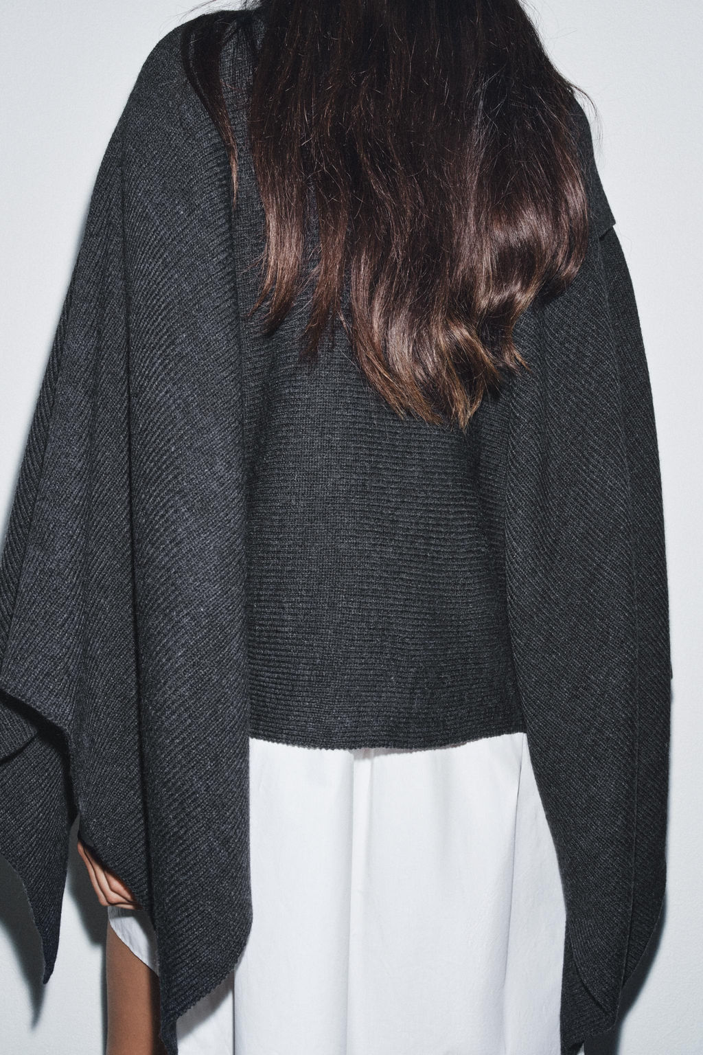 ASYMMETRIC NECK WOOL CAPE - Zara фото 7